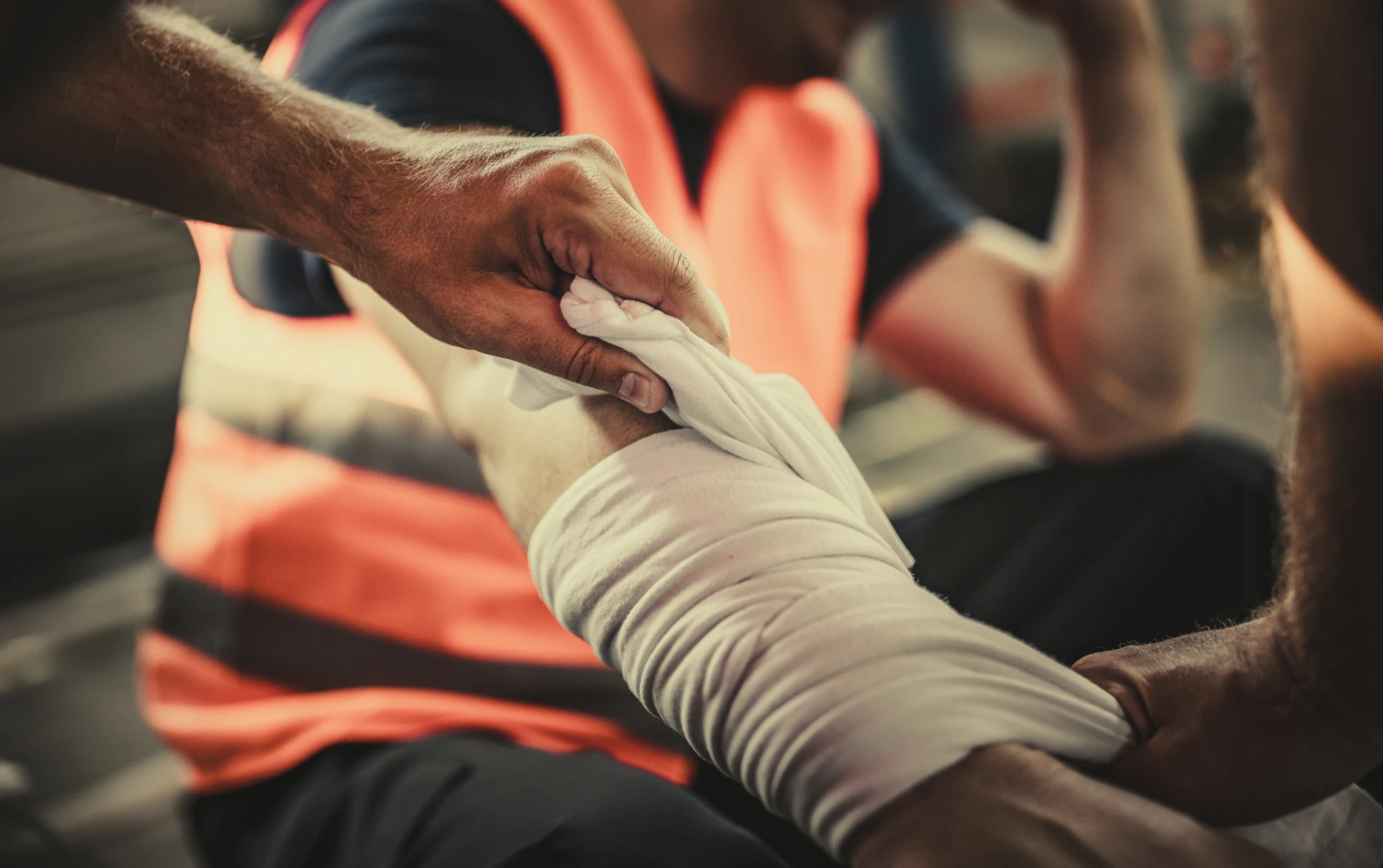 Worker with an arm injury, WSIB psychological support at Mindframe